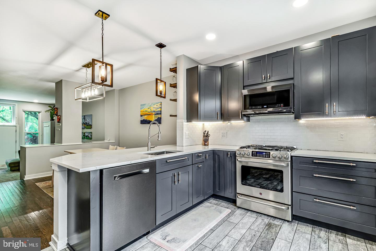 2947 PENNSYLVANIA AVENUE