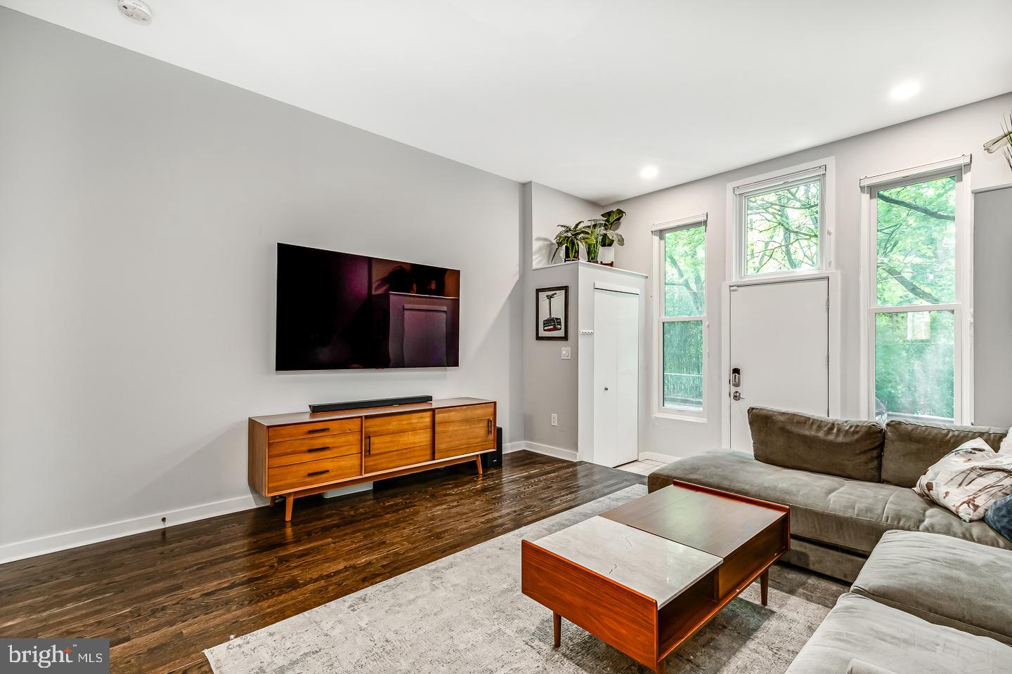 2947 PENNSYLVANIA AVENUE