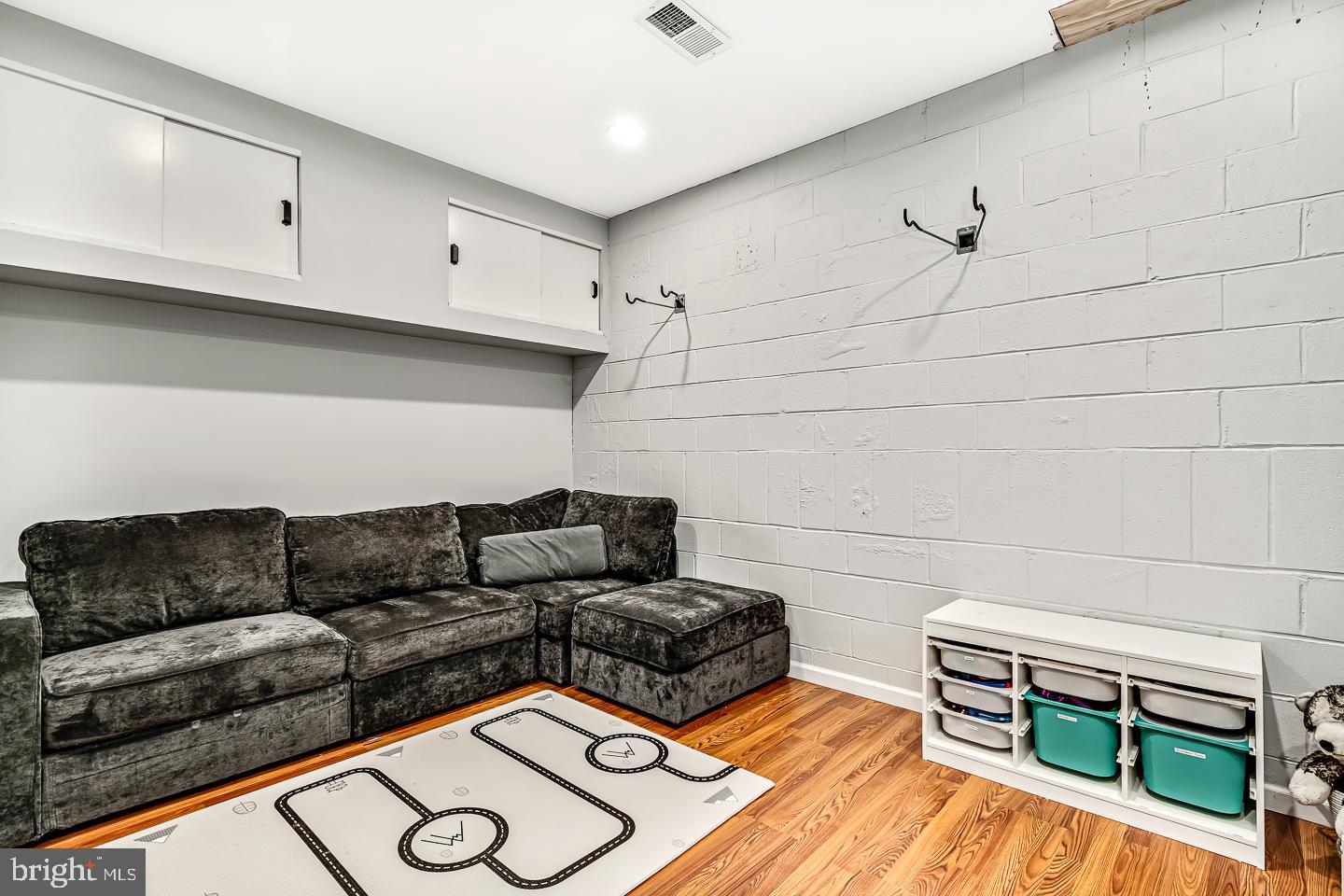 2947 PENNSYLVANIA AVENUE