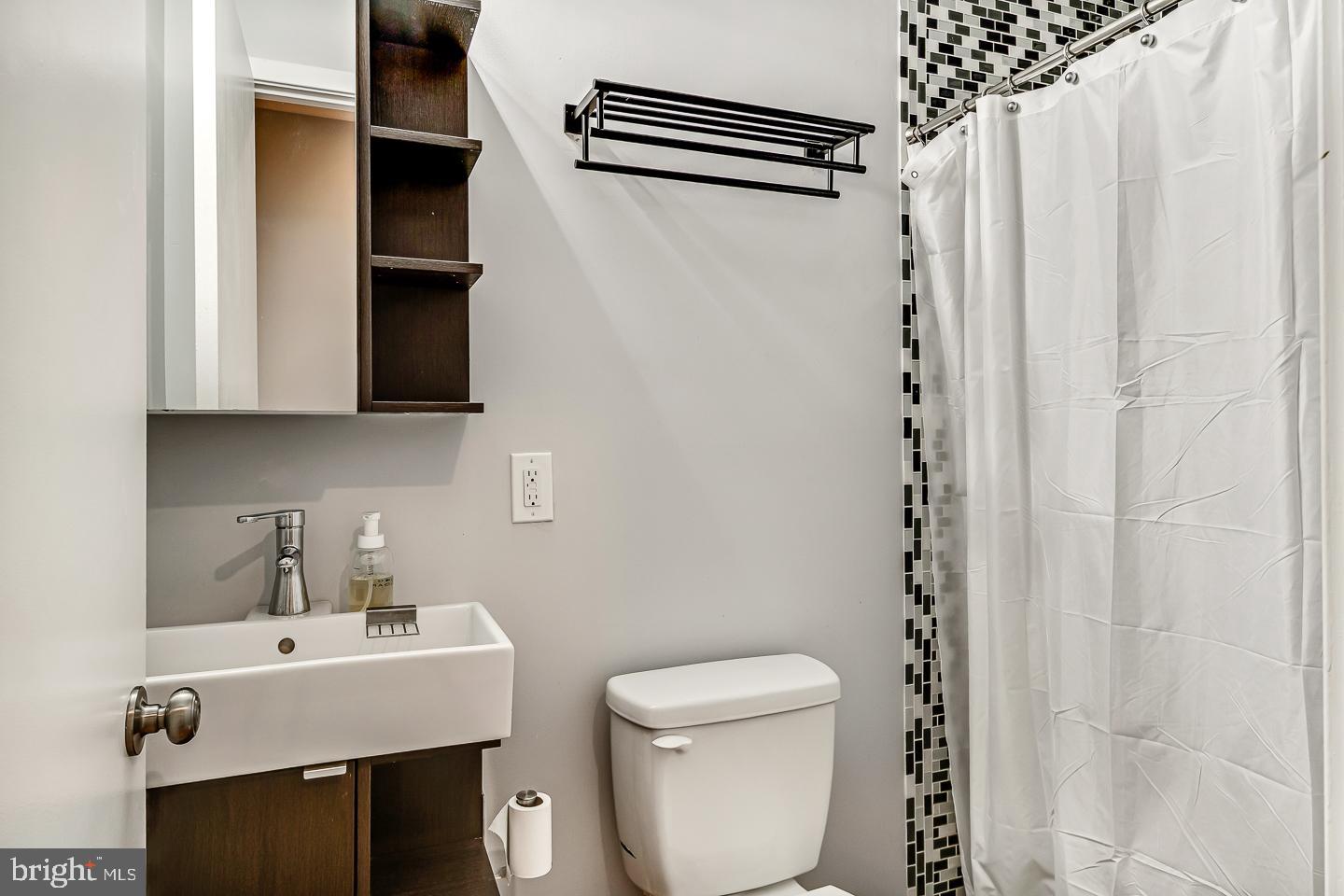 2947 PENNSYLVANIA AVENUE