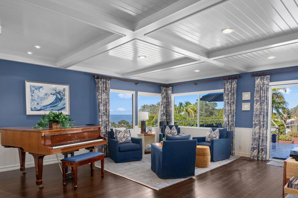 2122 Del Mar Heights Road