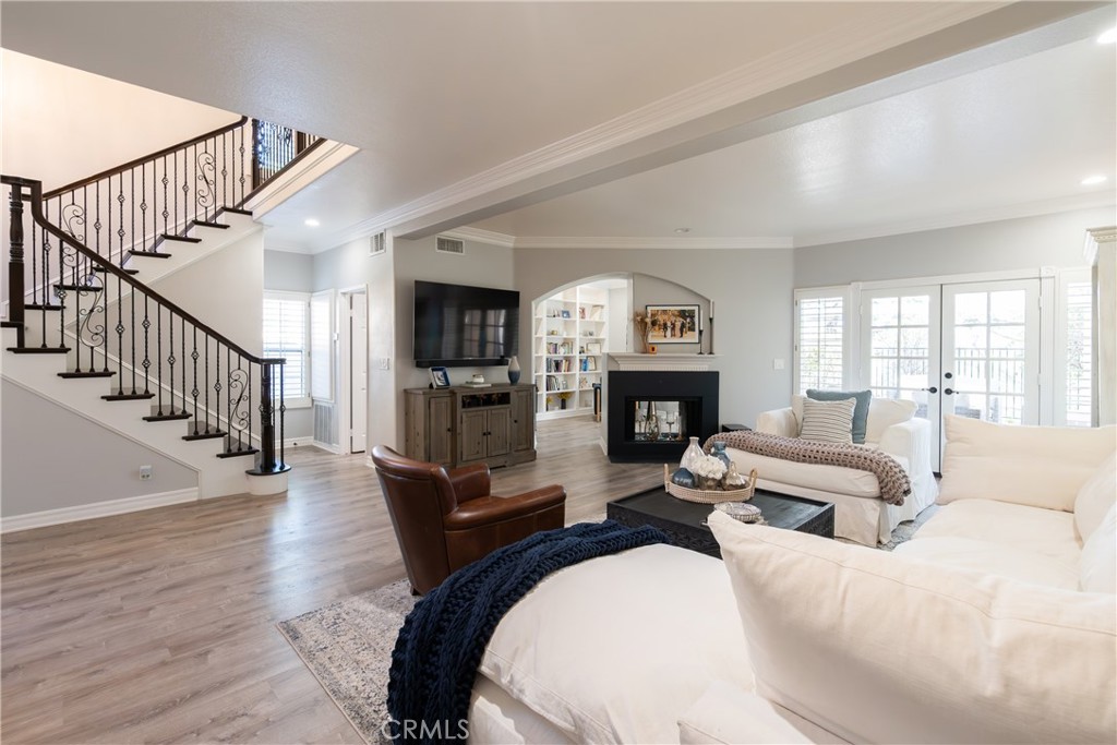 998 Blue Mountain Circle