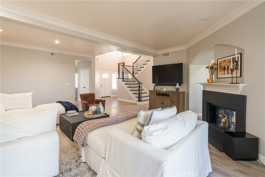 998 Blue Mountain Circle