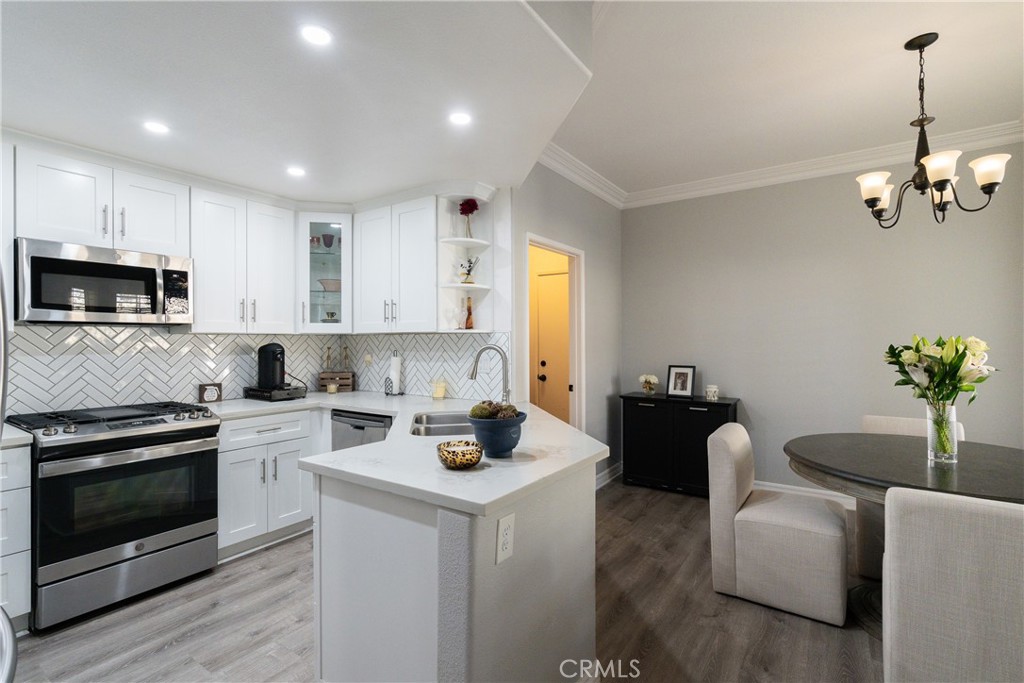 998 Blue Mountain Circle