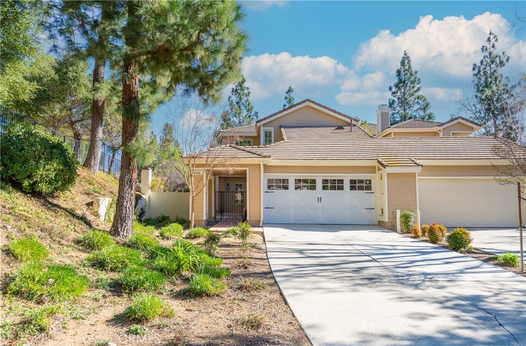 998 Blue Mountain Circle