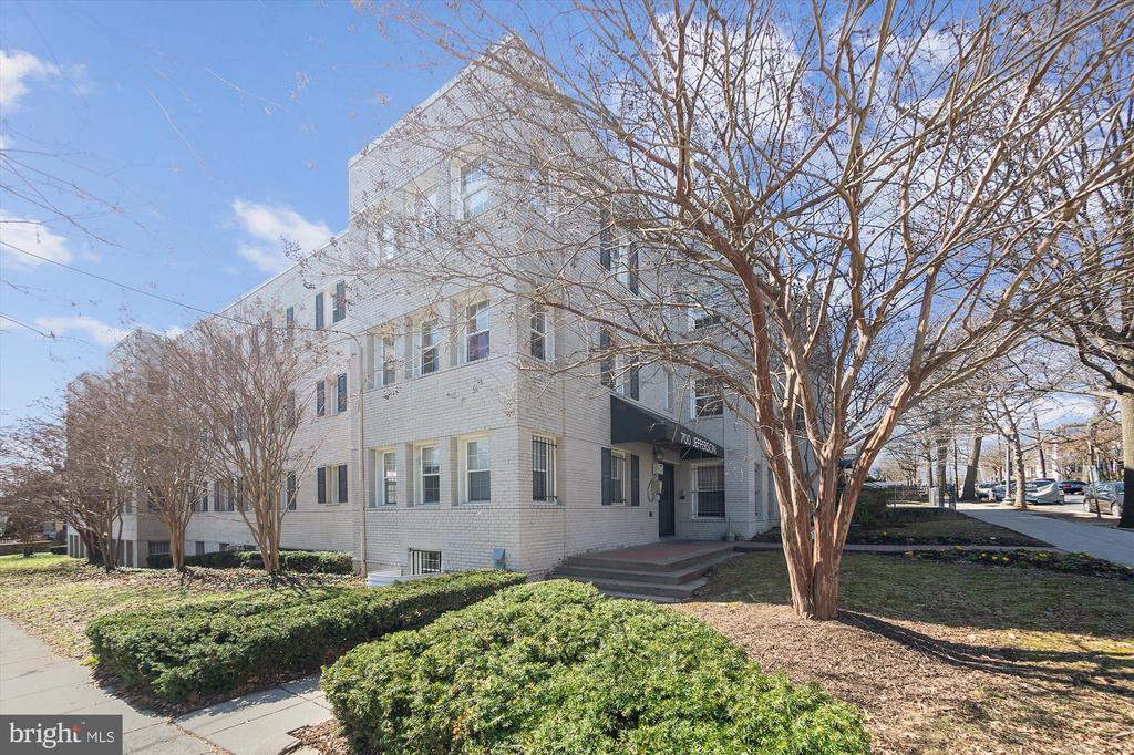 700 JEFFERSON STREET NW Unit: 201