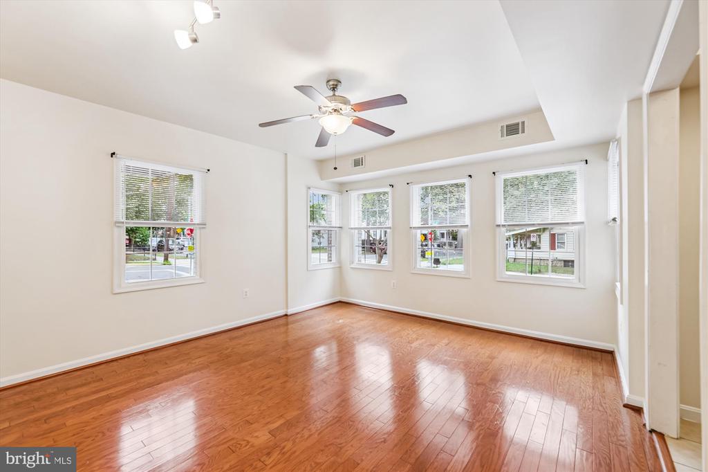 700 JEFFERSON STREET NW Unit: 201