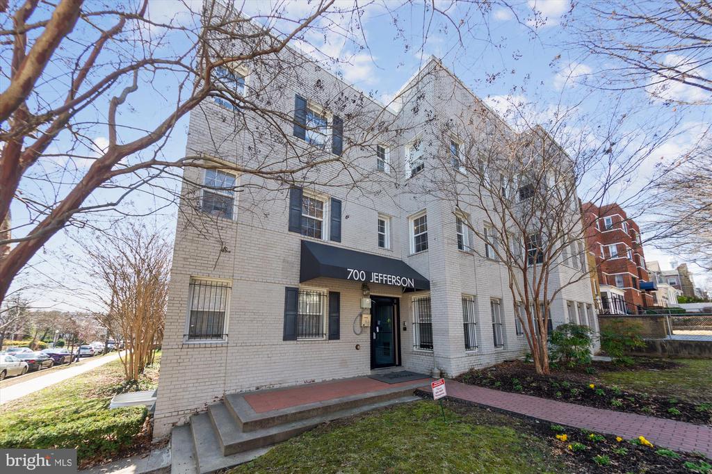 700 JEFFERSON STREET NW Unit: 201