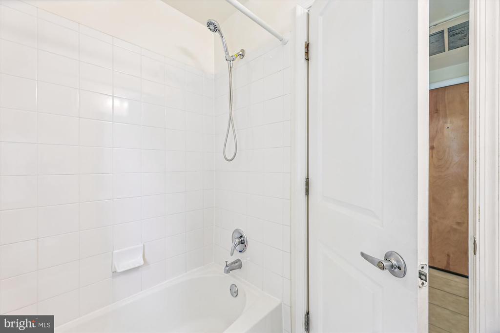 700 JEFFERSON STREET NW Unit: 201