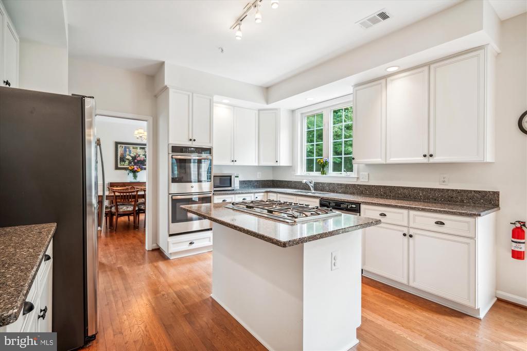 10003 LAWRENCE POND COURT