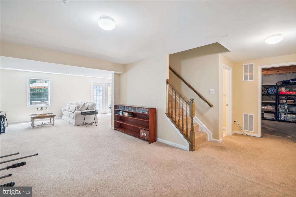 10003 LAWRENCE POND COURT