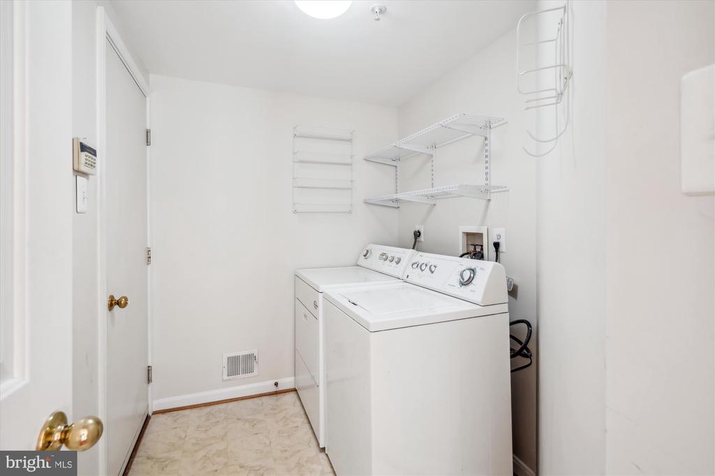10003 LAWRENCE POND COURT