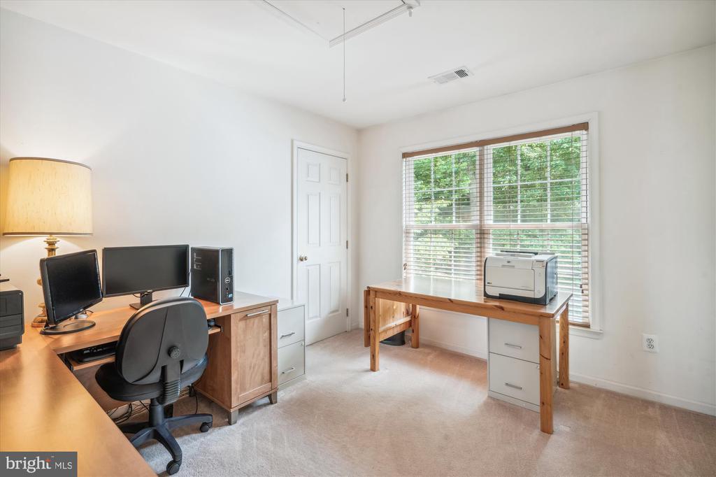 10003 LAWRENCE POND COURT