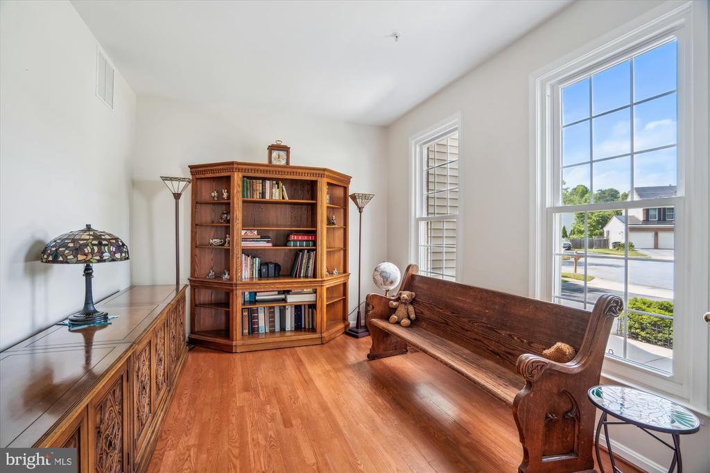 10003 LAWRENCE POND COURT