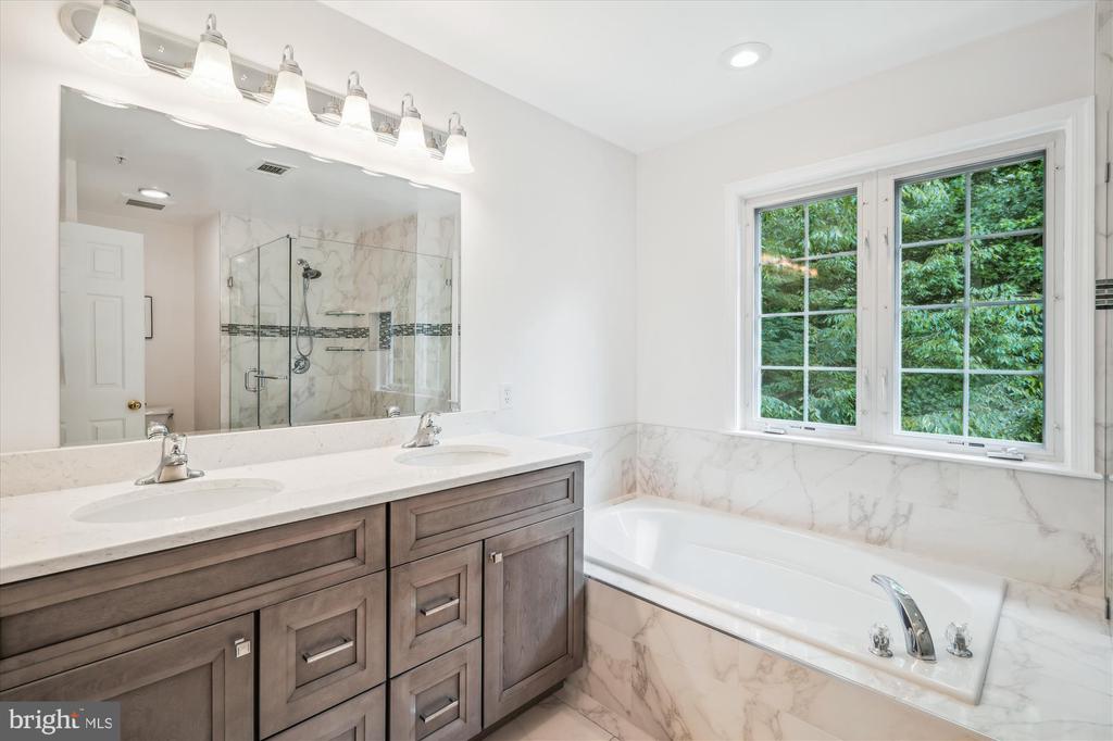 10003 LAWRENCE POND COURT