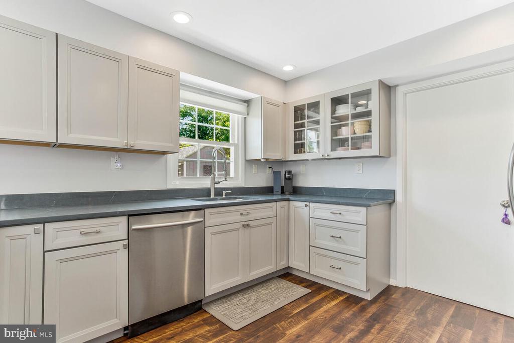 2419 KELFORD LANE