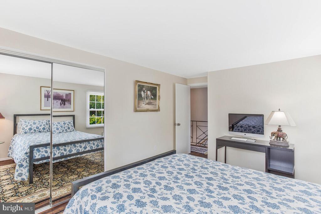 2419 KELFORD LANE