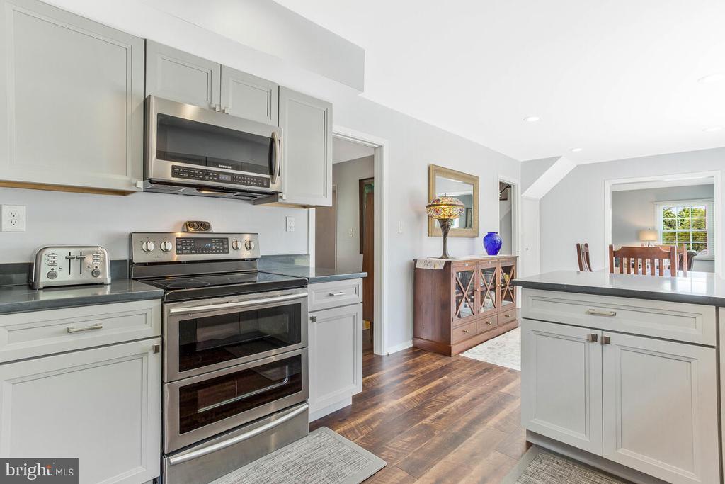 2419 KELFORD LANE