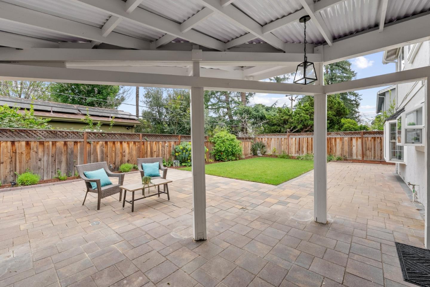 1130 Polk LN