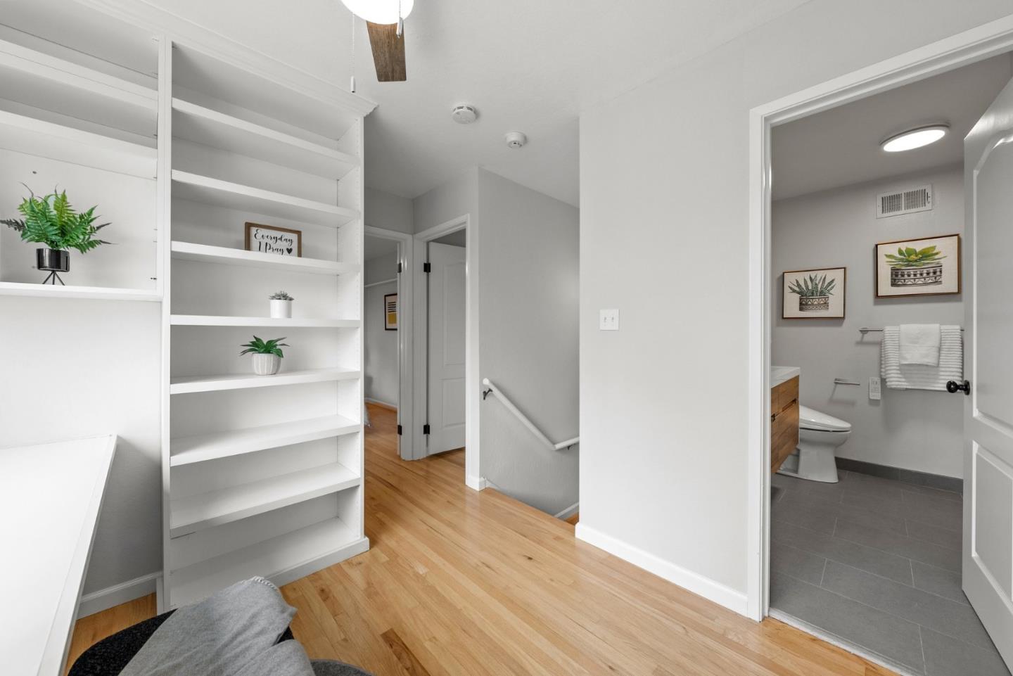 1130 Polk LN