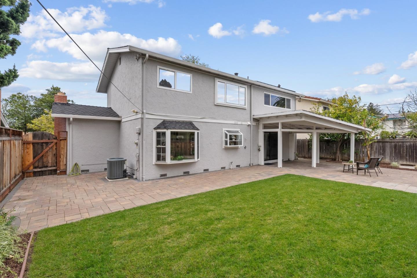 1130 Polk LN