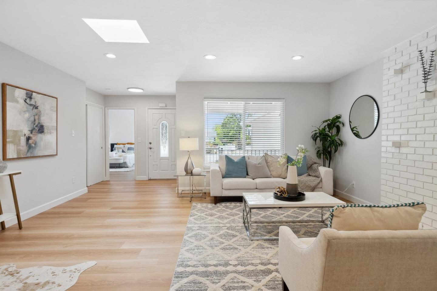 1673 Nightingale AVE