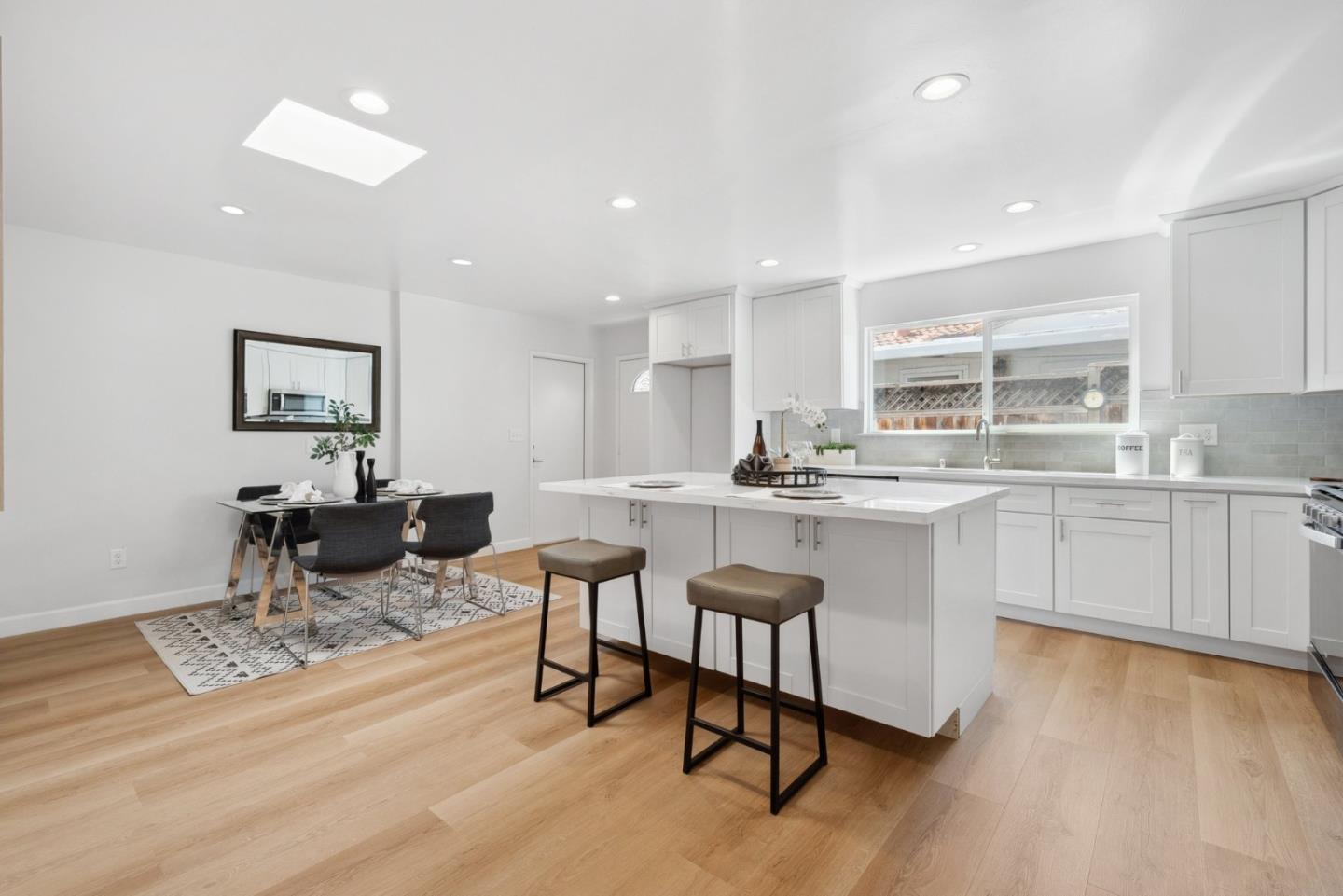 1673 Nightingale AVE