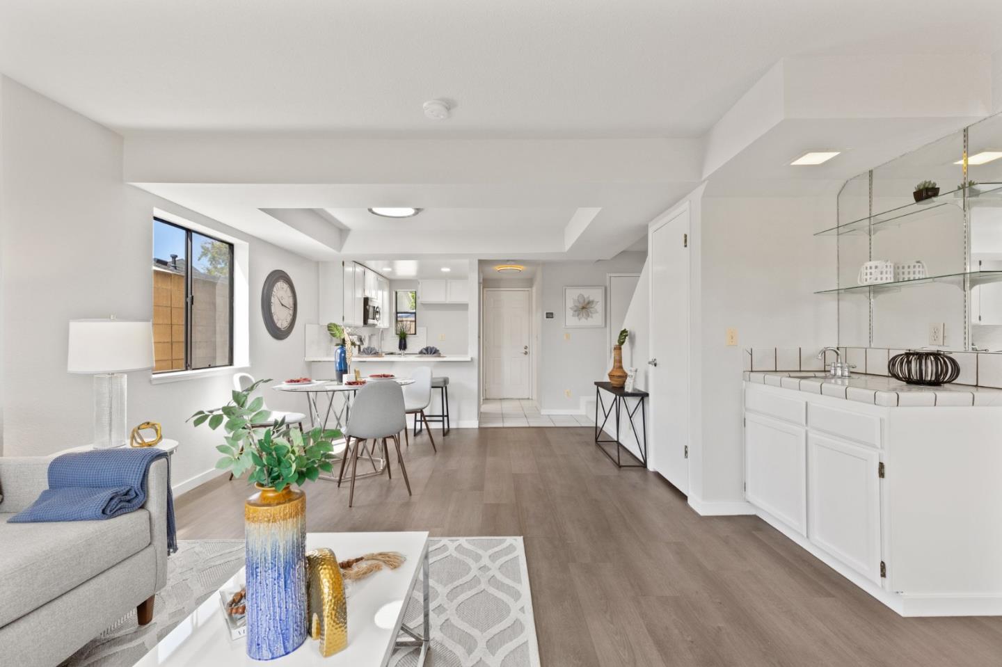 2040 Main ST 101