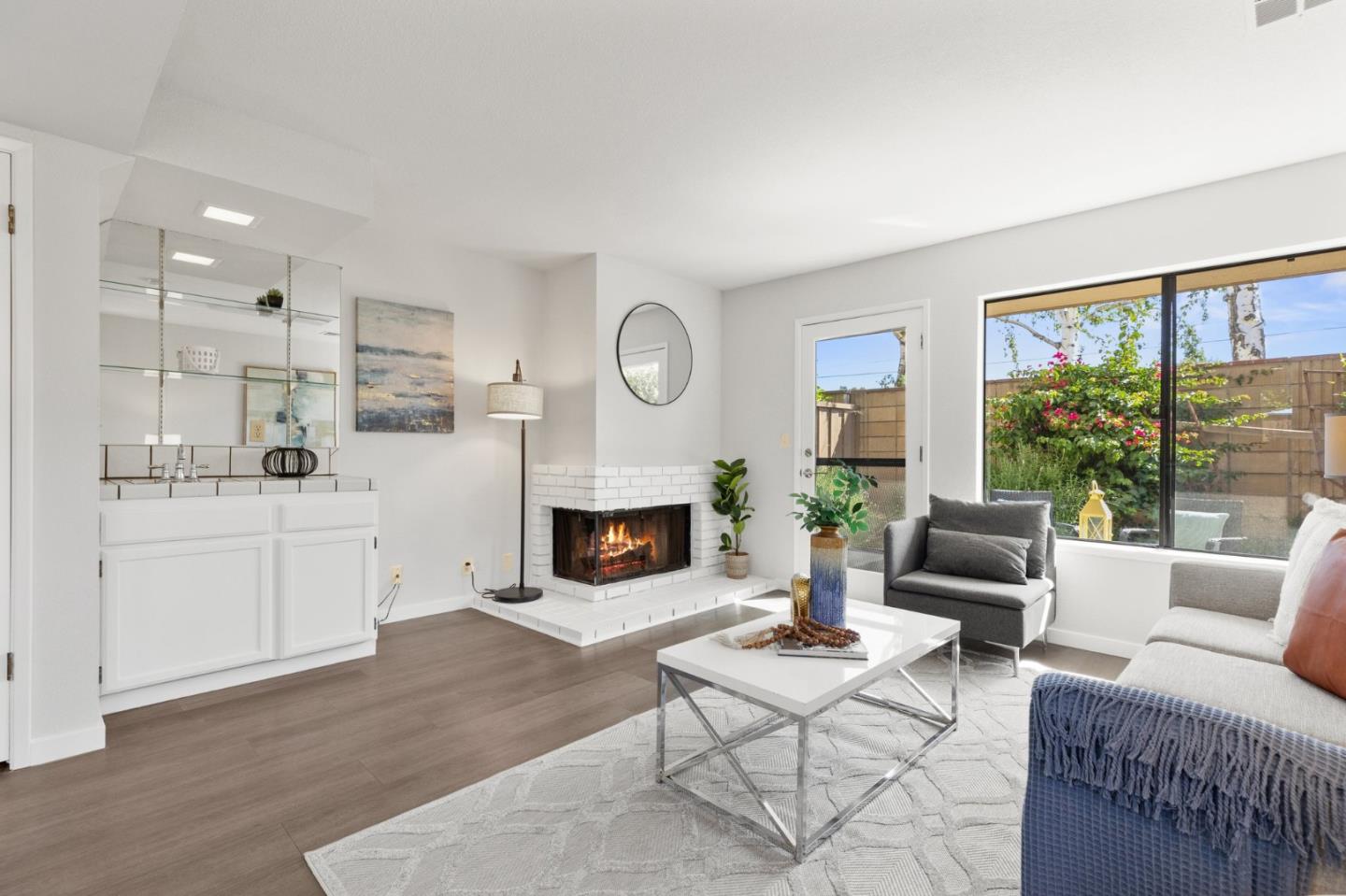 2040 Main ST 101