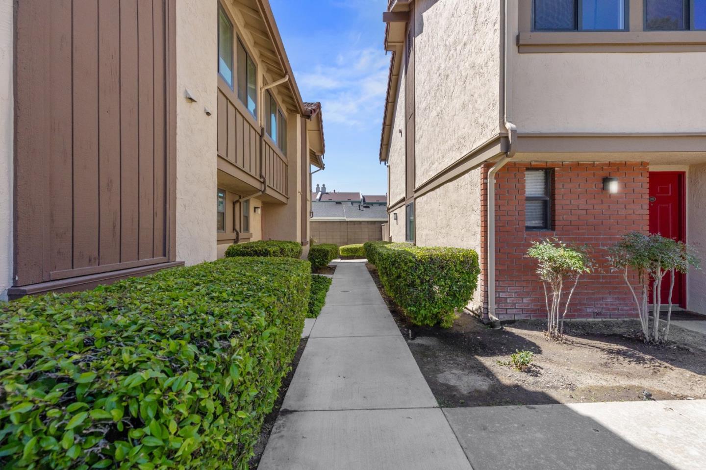 2040 Main ST 101