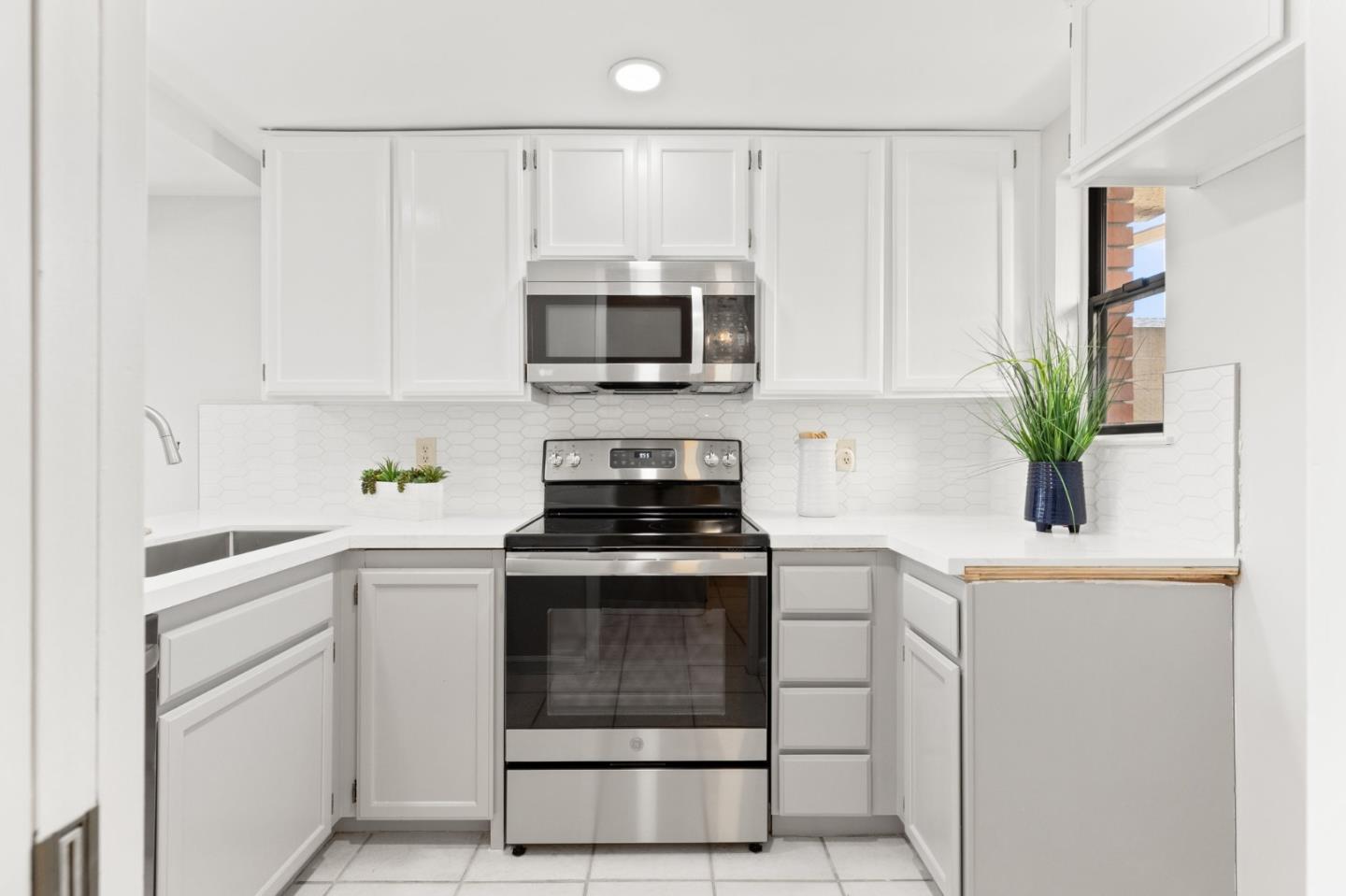 2040 Main ST 101