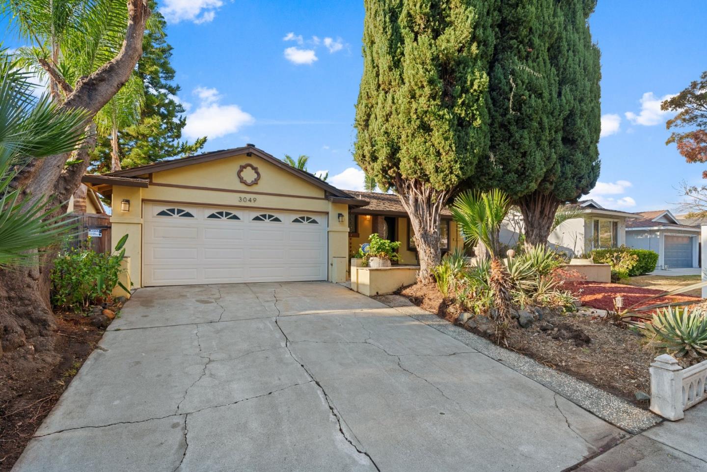 3049 Chippenham DR