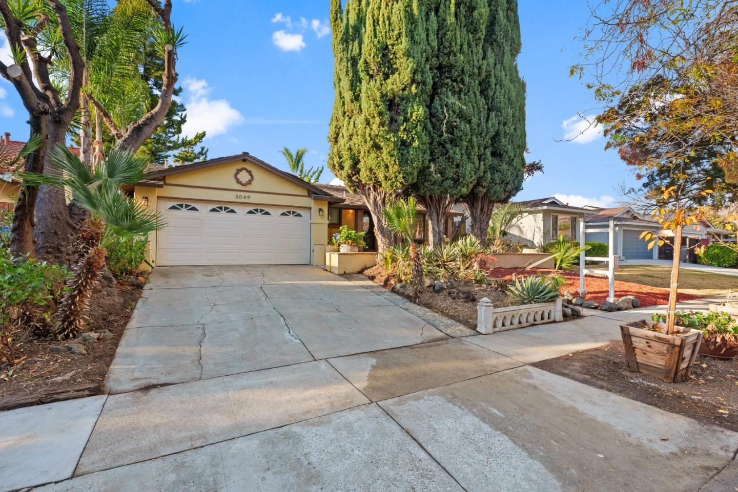 3049 Chippenham DR