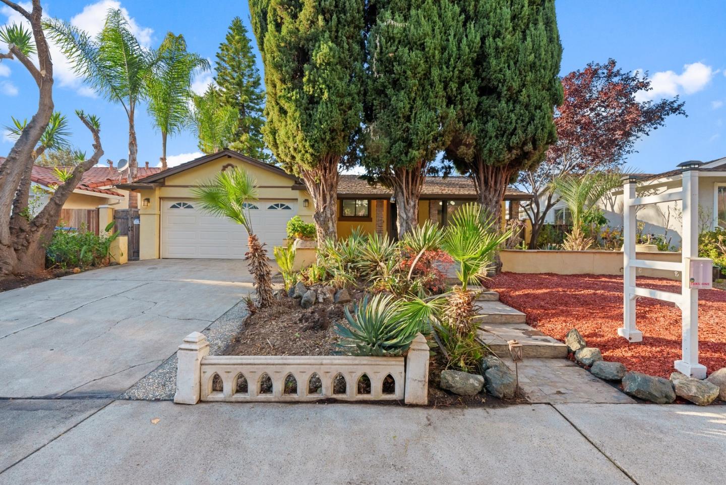 3049 Chippenham DR