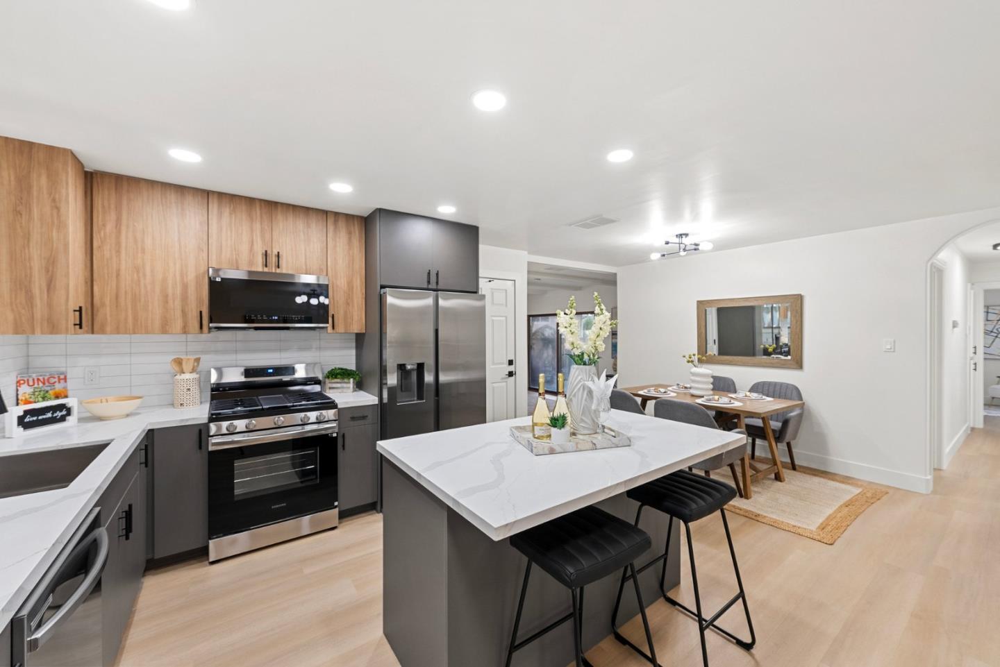 3049 Chippenham DR
