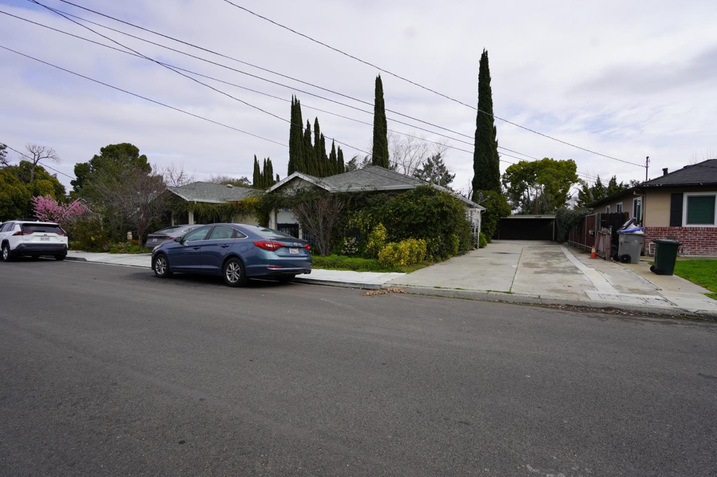 1520B Willowbrae AVE