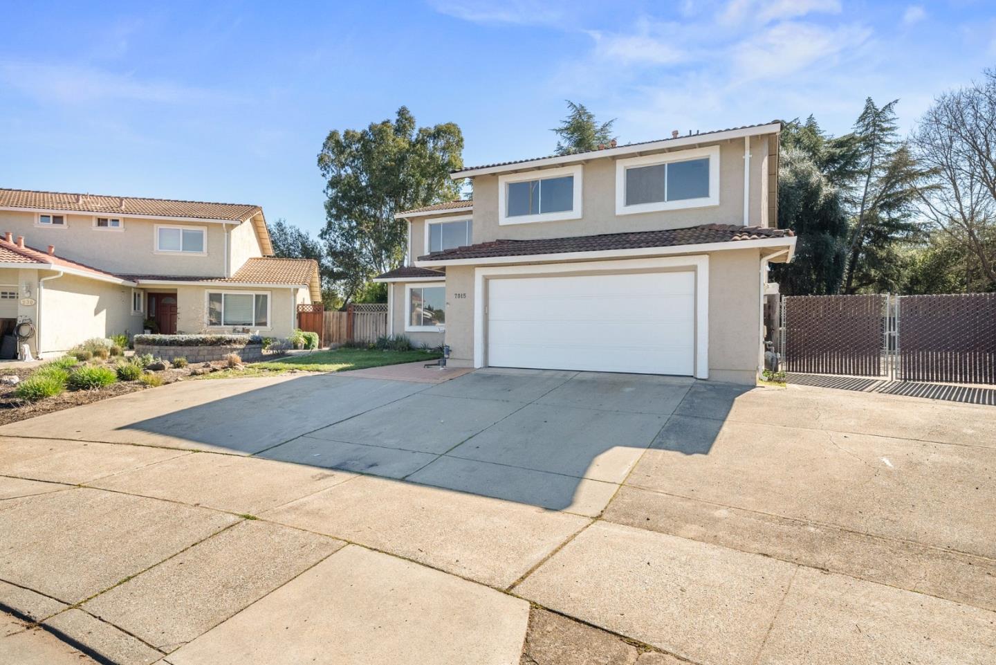 7015 Yorktown DR