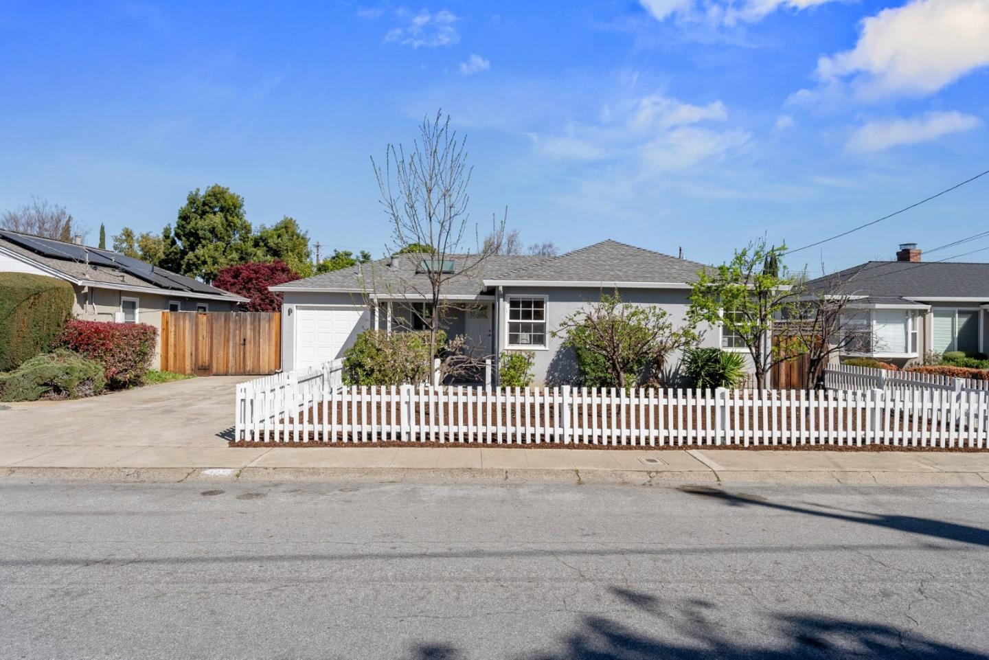 426 Bradley AVE