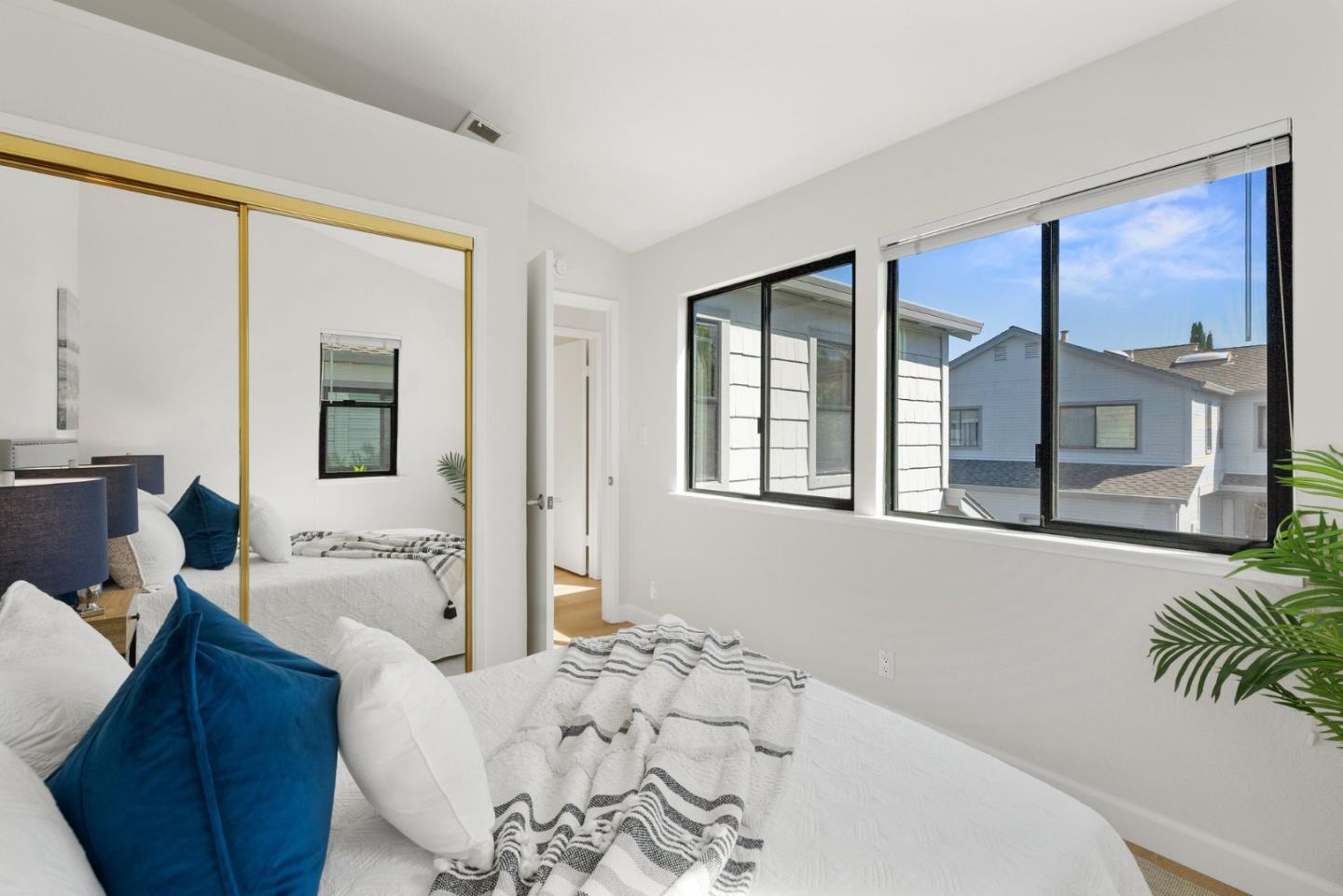1257 Sierra Village PL