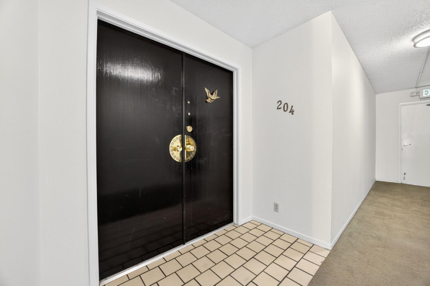 695 Mariposa Avenue 204
