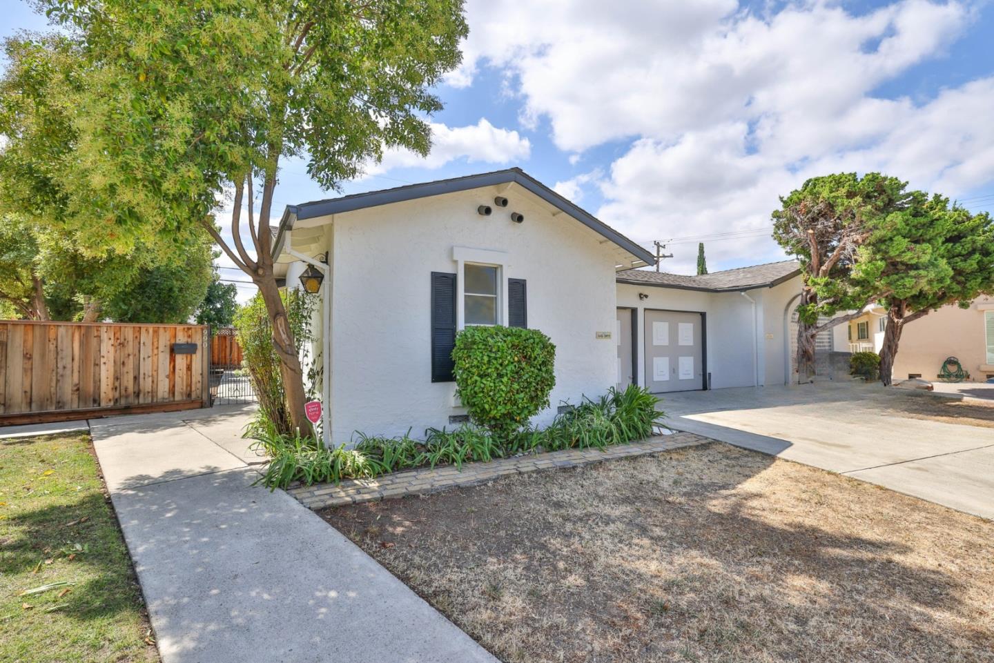 990 Gale Drive