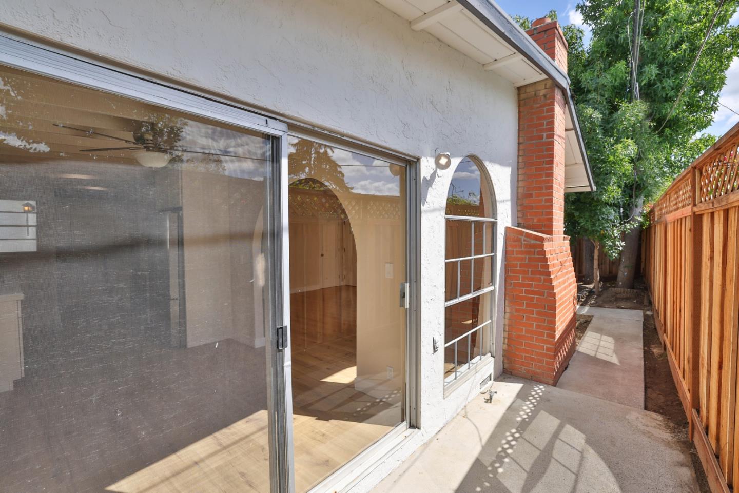 990 Gale Drive