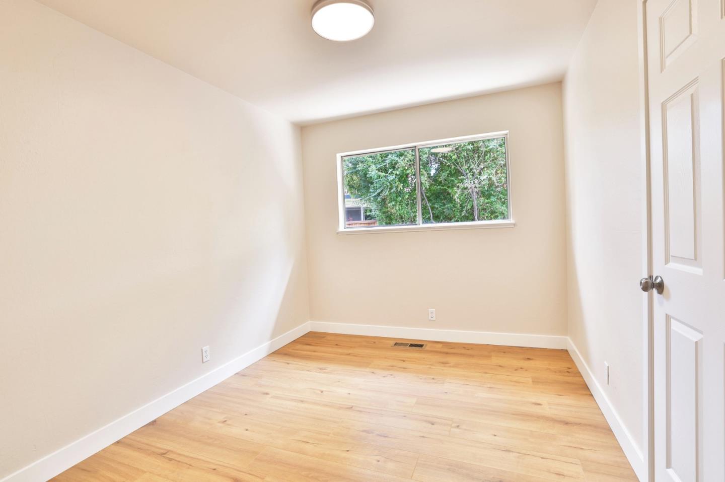 990 Gale Drive