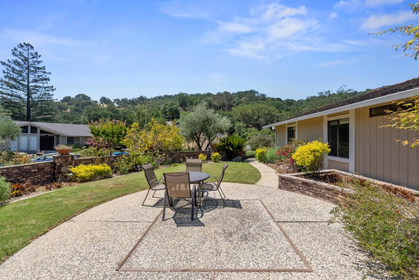 7175 Red Holly Court