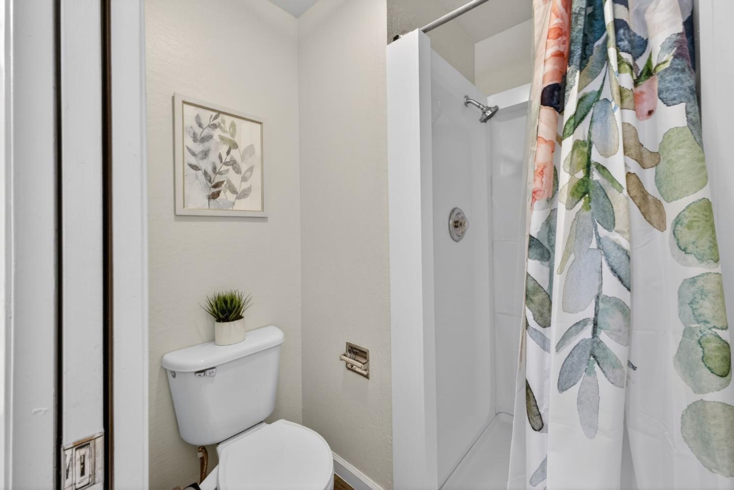 20022 Northcrest Square