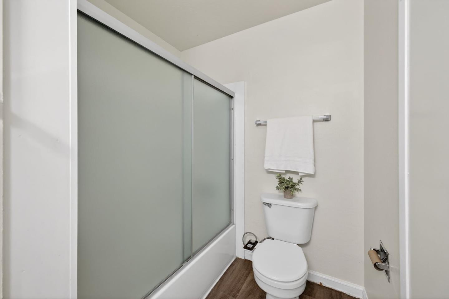 20022 Northcrest Square