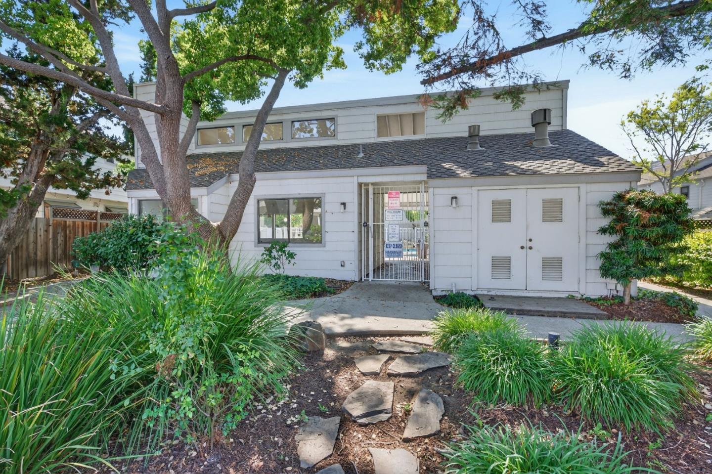 1205 Sierra Village Way