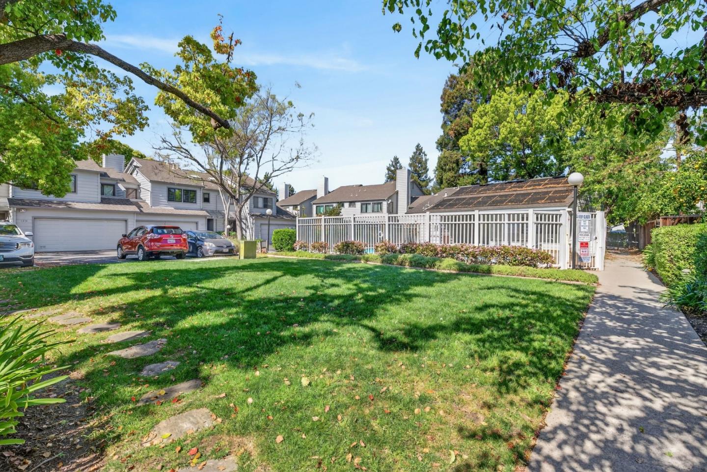 1205 Sierra Village Way