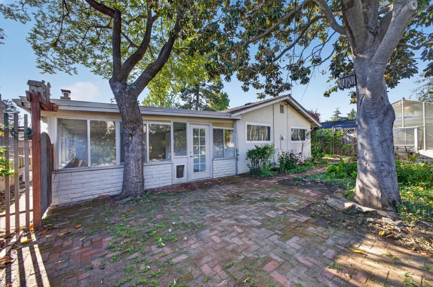 1031 Miller Avenue