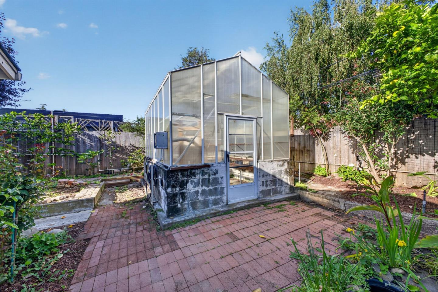 1031 Miller Avenue